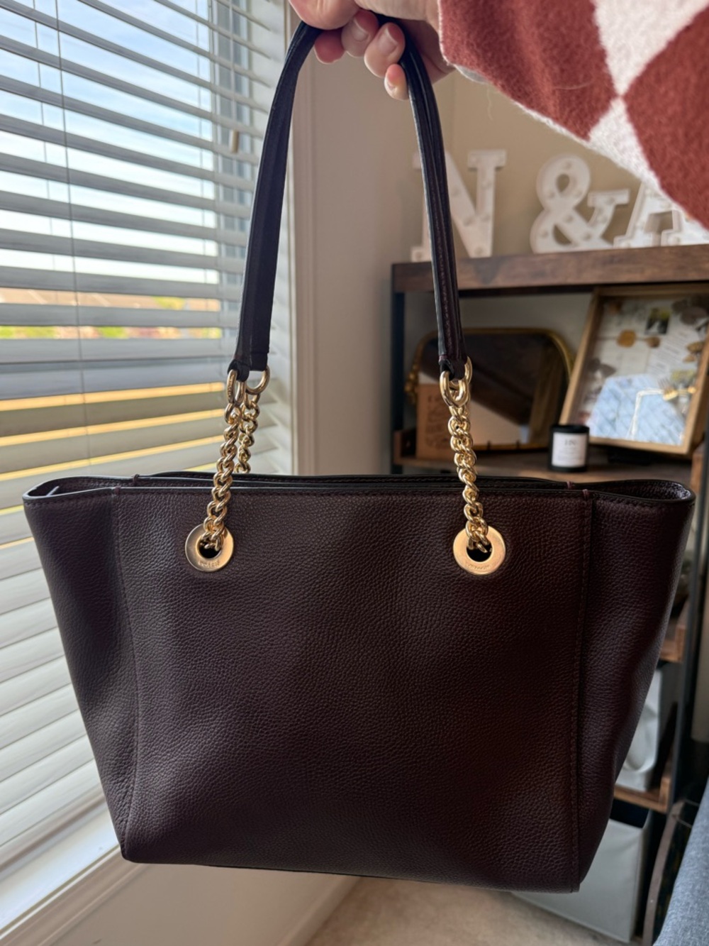 Coach Turnlock Chain Tote 27 Oxblood Pebble Leather Gold Hardware 5710 - Picture 3 of 9